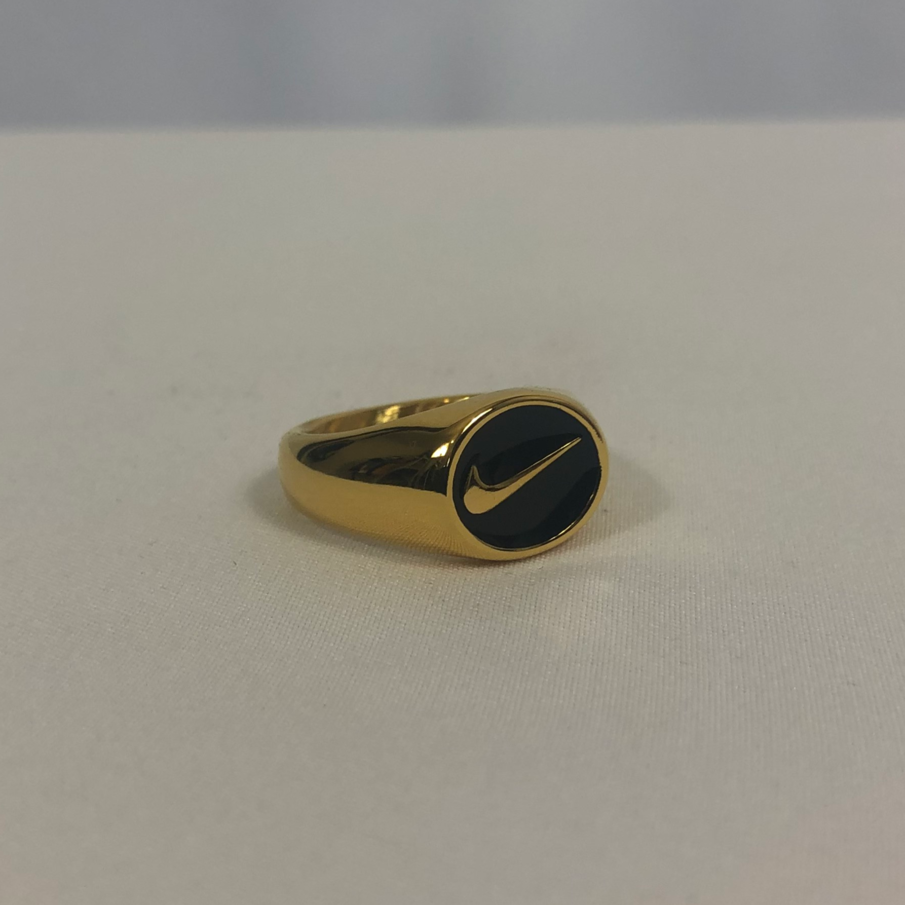 Oval Swoosh Ring in Yellow Gold