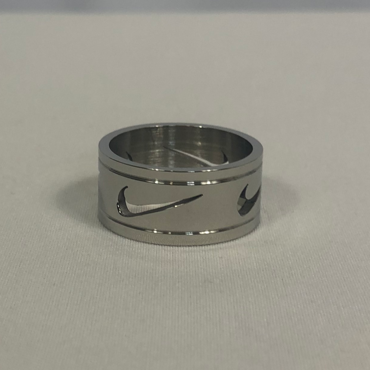 Swoosh Band Cutout Ring in Silver
