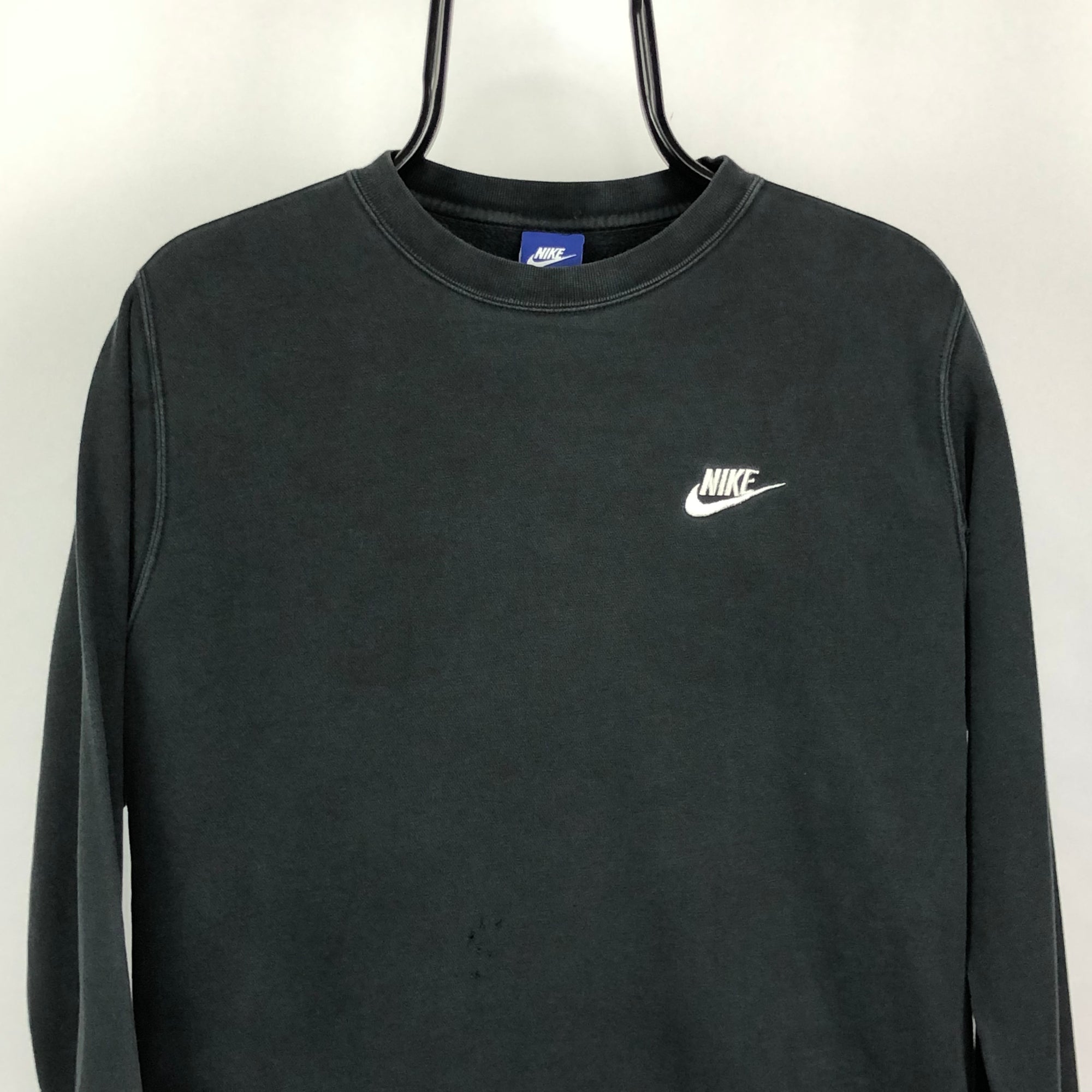 Nike Small Embroidered Spellout in Black - Men's Small/Women's Medium