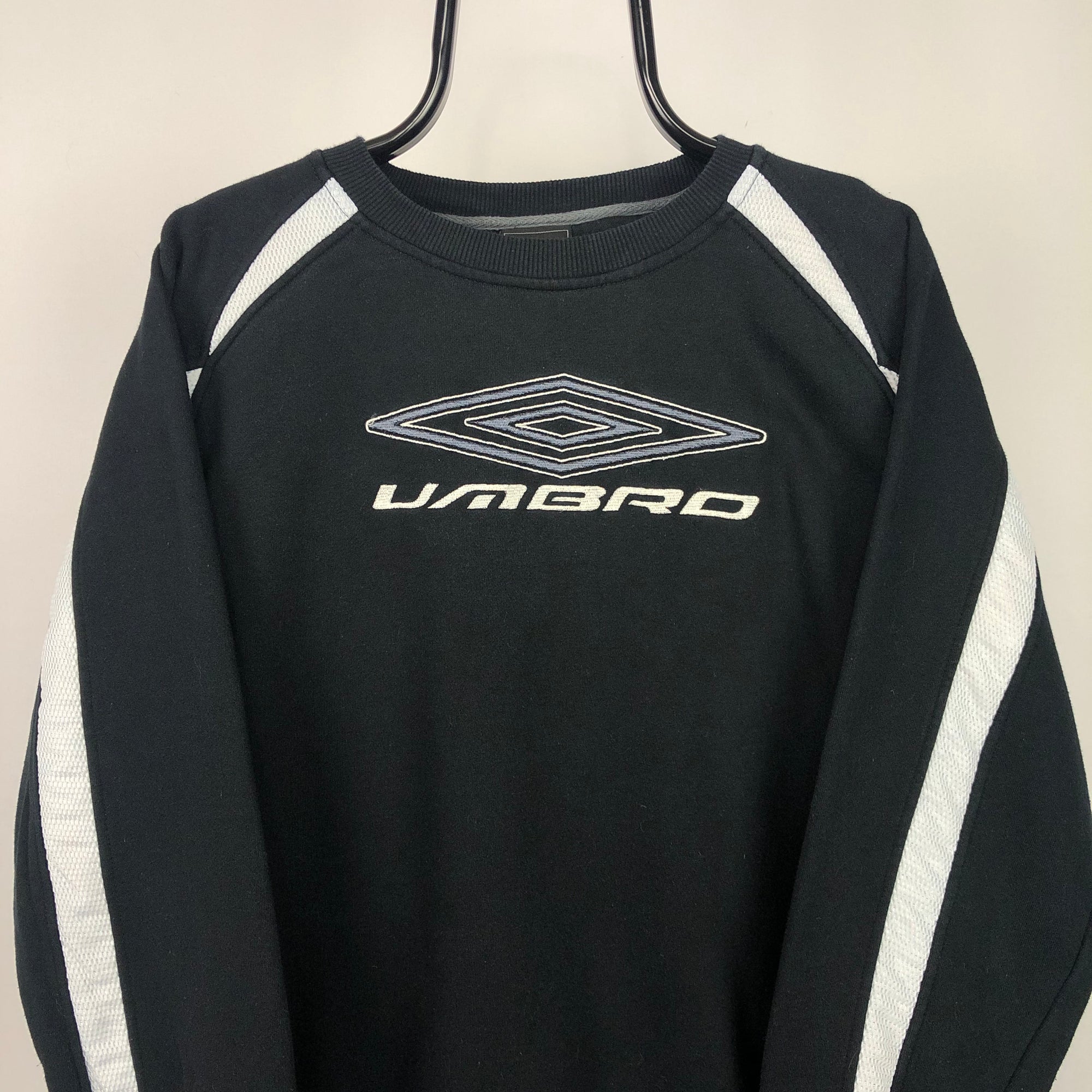 Vintage Umbro Spellout Sweatshirt in Black/White - Men's Medium/Women's Large