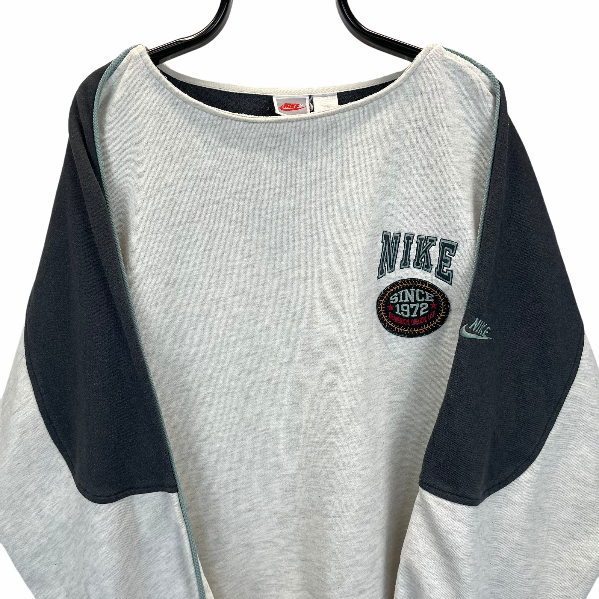 VINTAGE 80S NIKE EMBROIDERED SMALL SPELLOUT SWEATSHIRT IN GREY & WASHED BLACK - MEN'S XL/WOMEN'S XXL