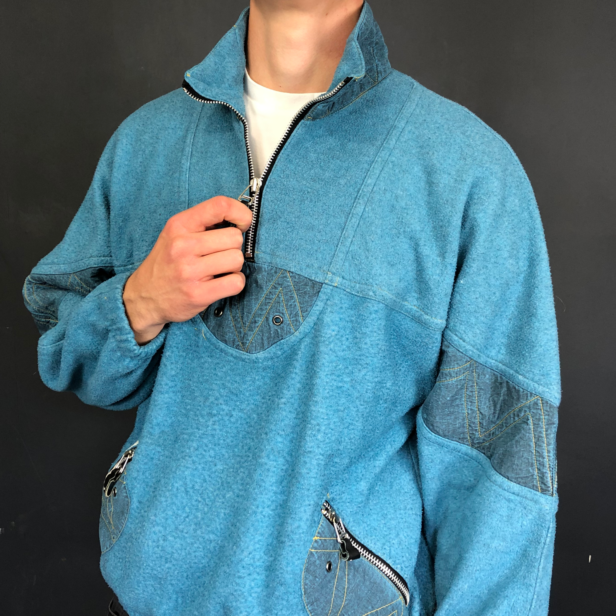 VINTAGE 1/4 ZIP Sweatshirt - Large - Vintique Clothing
