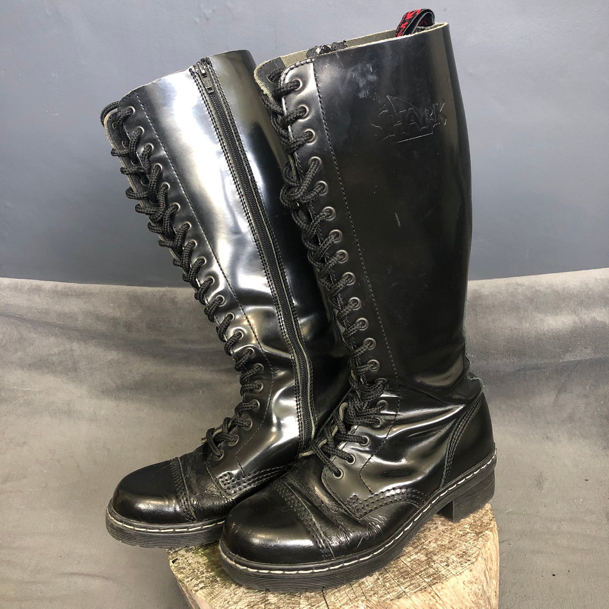 Vintage Shark Punk Boots in Patent Black Leather - Size UK5/EU38 - Vintique Clothing